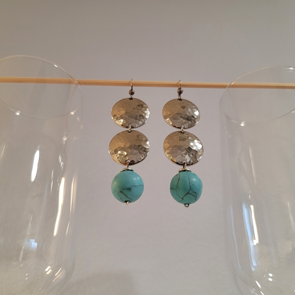 Vintage Chic Hammered Silver Earrings Drop Dangle Sparkly Blue Turquoise